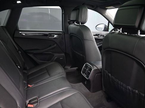 Used 2022 Porsche Macan image 7