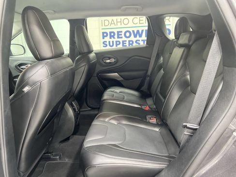 Used 2020 Jeep Cherokee Latitude Lux w/ Comfort/Convenience Group AWD/4WD image 21