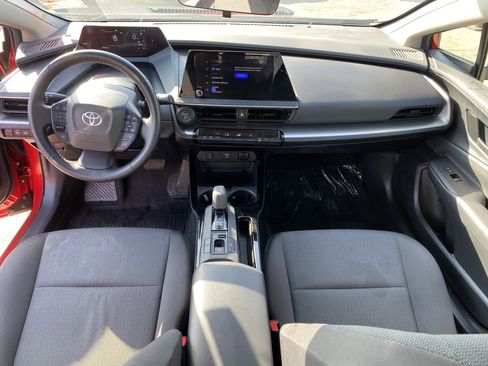 Used 2024 Toyota Prius LE FWD image 19