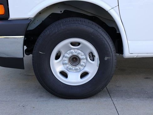 New 2025 Chevrolet Express 3500 Extended w/ Driver Convenience Package RWD image 30