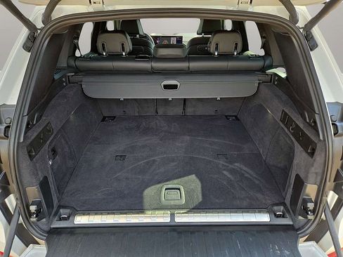 Used 2024 BMW X5 xDrive50e image 10