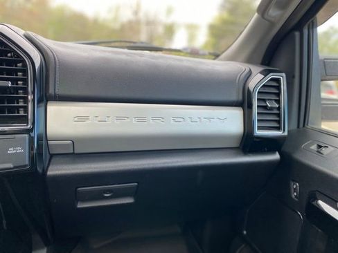 Used 2019 Ford F250 Lariat w/ Lariat Ultimate Package image 29