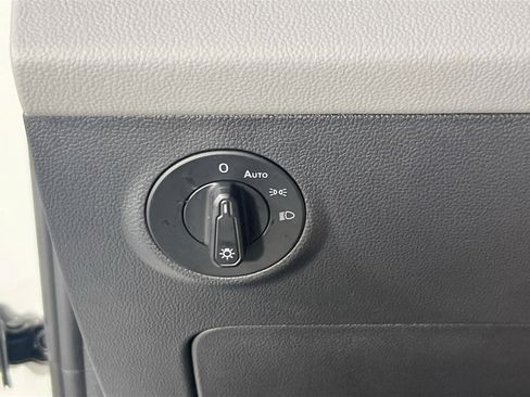 Used 2023 Volkswagen Taos SE image 10