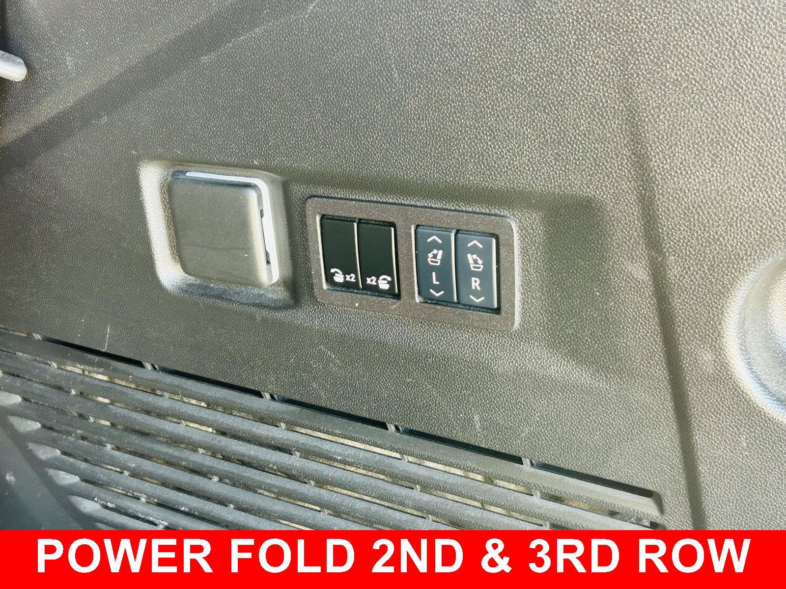 Used 2025 GMC Yukon Elevation AWD/4WD image 16
