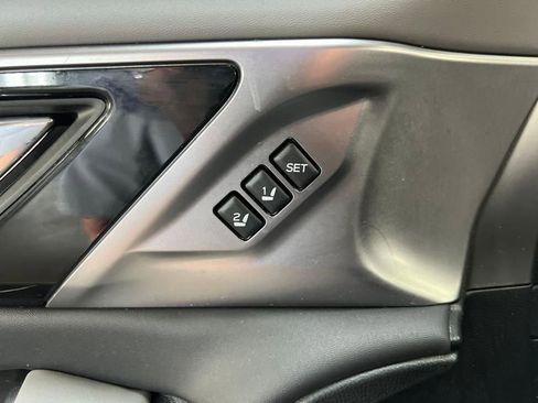 Used 2023 Subaru Outback Limited image 12