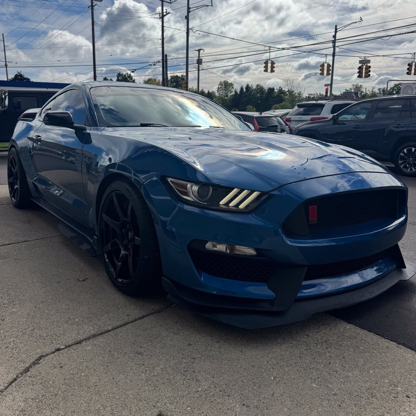 Used 2020 Ford Mustang Shelby GT350R w/ GT350R Equipment Group 920A RWD image 3