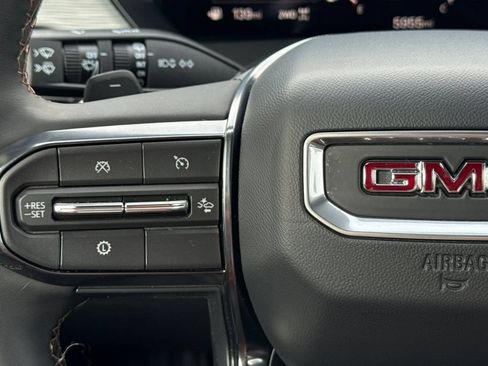 Used 2025 GMC Acadia AT4 AWD/4WD image 30