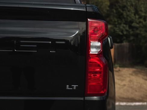 Used 2020 Chevrolet Silverado 1500 LT w/ All-Star Edition image 15