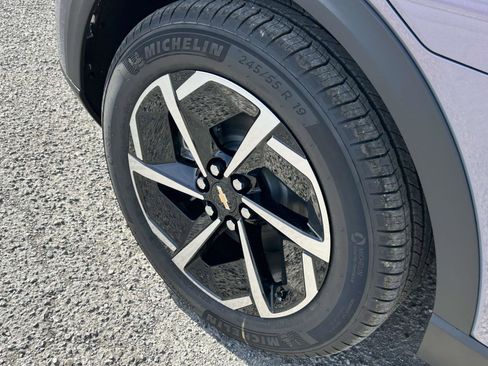 New 2026 Chevrolet Equinox EV LT AWD/4WD image 8