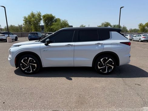 Used 2023 Mitsubishi Outlander 4WD Plug-In Hybrid image 8