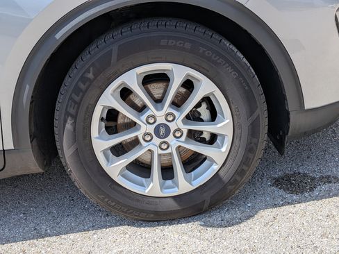 Used 2021 Ford Escape S image 10