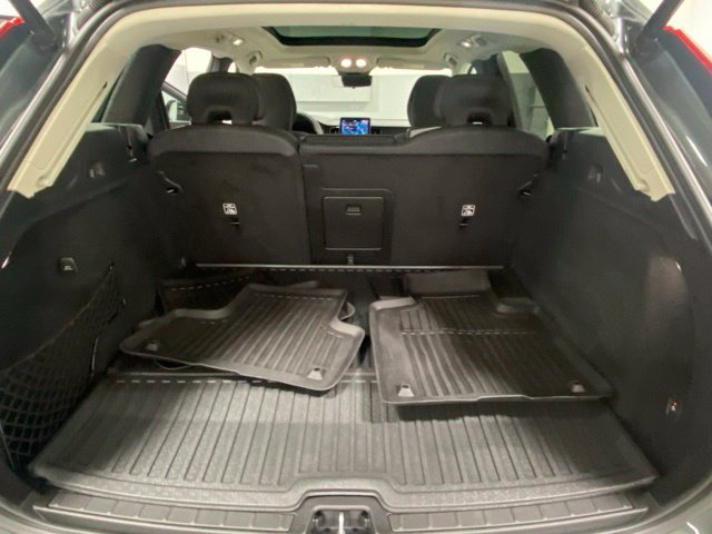 Used 2026 Volvo XC60 T8 Core AWD/4WD image 9