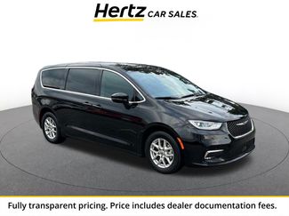 Used 2025 Chrysler Pacifica Select FWD video 1