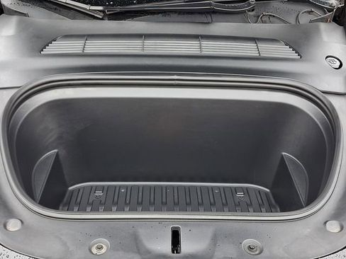 Used 2023 Tesla Model Y Long Range image 30