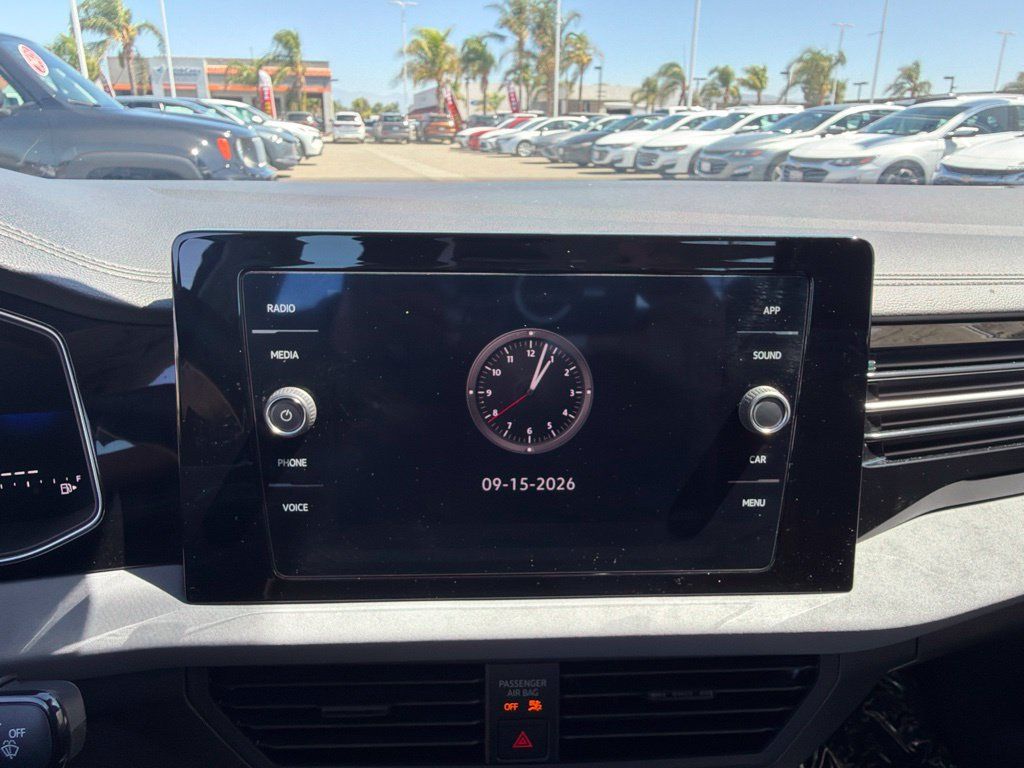 Used 2025 Volkswagen Jetta SE FWD image 20