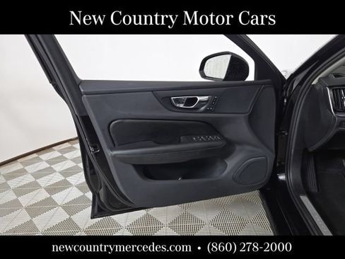 Used 2019 Volvo S60 T6 Momentum w/ Premium Package AWD/4WD image 17