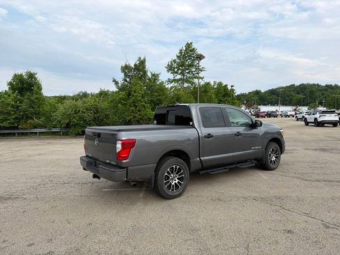 Used 2023 Nissan Titan SV w/ SV Convenience Package AWD/4WD image 3