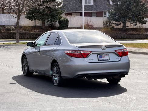 Used 2015 Toyota Camry SE FWD image 7