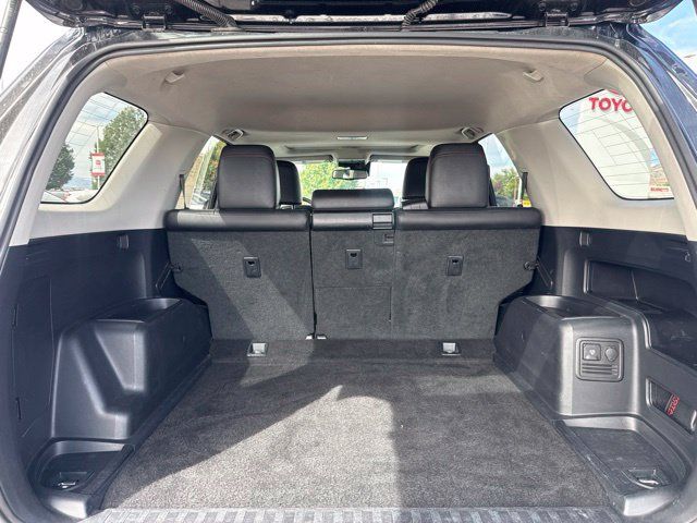 Used 2021 Toyota 4Runner TRD Off-Road Premium w/ Moonroof Package AWD/4WD image 24