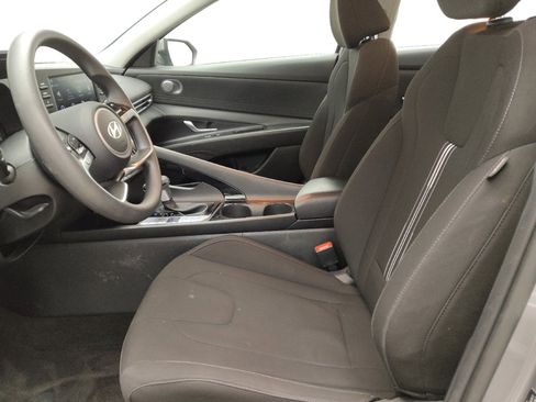 Used 2025 Hyundai Elantra Hybrid FWD image 17