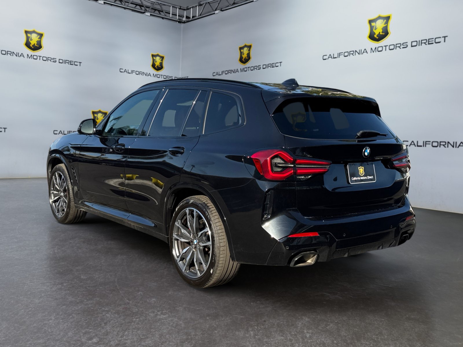 Used 2023 BMW X3 xDrive30i w/ M Sport Package AWD/4WD image 3
