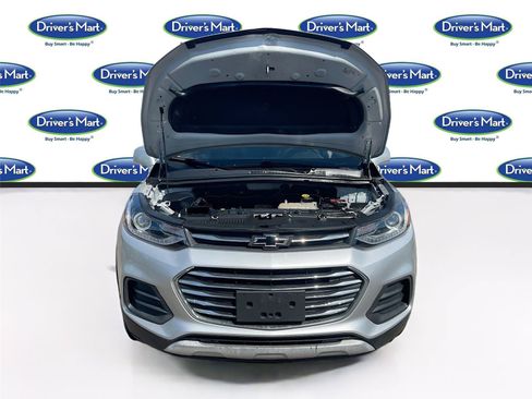 Used 2020 Chevrolet Trax LT w/ LT Convenience Package AWD/4WD image 30