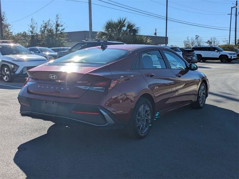 Certified 2024 Hyundai Elantra SEL image 5