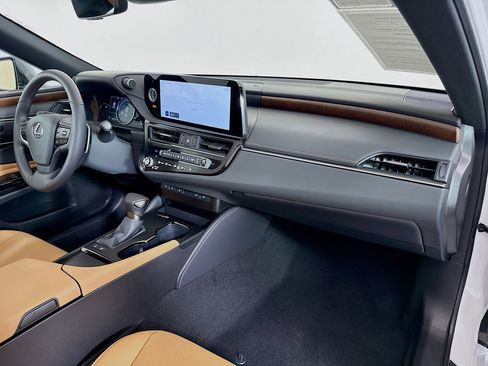 Used 2025 Lexus ES 300h w/ Premium Package FWD image 27