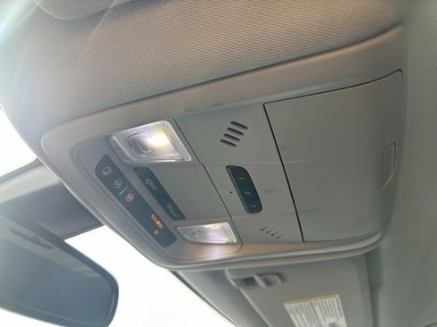 Used 2019 Chevrolet Blazer LT image 16