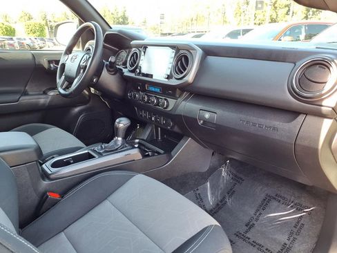 Used 2023 Toyota Tacoma TRD Off-Road w/ Advanced Technology Package AWD/4WD image 14