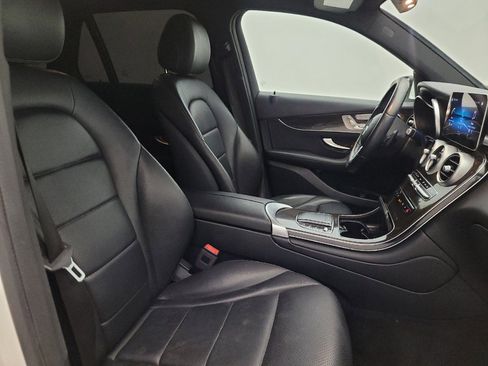 Used 2021 Mercedes-Benz GLC 300 image 21