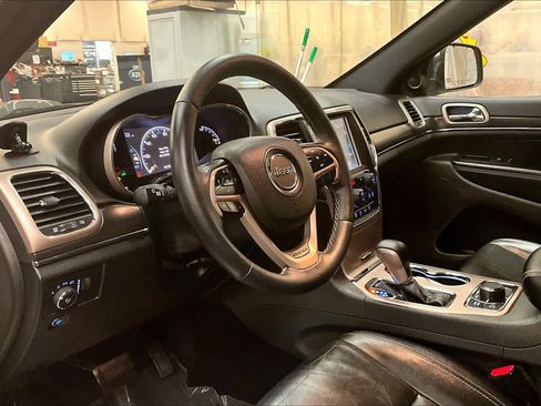 Used 2017 Jeep Grand Cherokee Limited AWD/4WD image 18