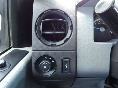 Used 2015 Ford F250 XL w/ Power Equipment Group RWD image 19