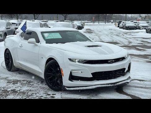 Used 2021 Chevrolet Camaro SS RWD image 2