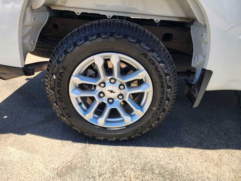 Used 2023 Chevrolet Silverado 1500 RST AWD/4WD image 13