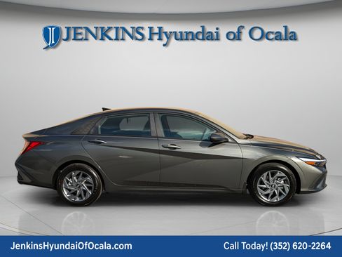 New 2025 Hyundai Elantra Sport FWD image 2
