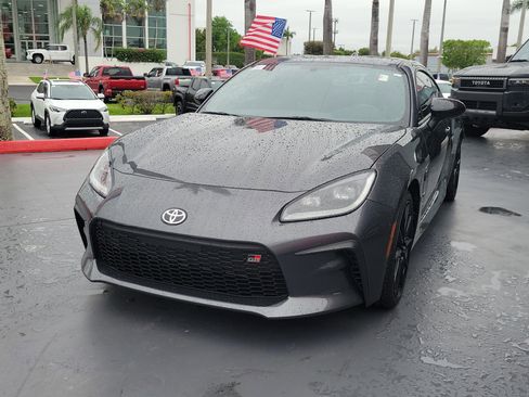 Used 2025 Toyota GR86 Premium w/ Performance Package image 5