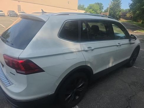 Used 2023 Volkswagen Tiguan SE AWD/4WD image 6