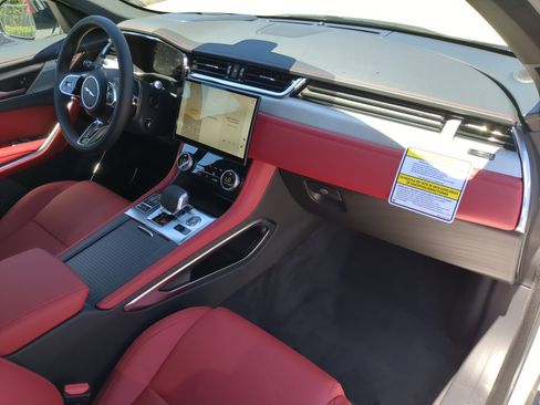 New 2026 Jaguar F-PACE R-Dynamic S image 10