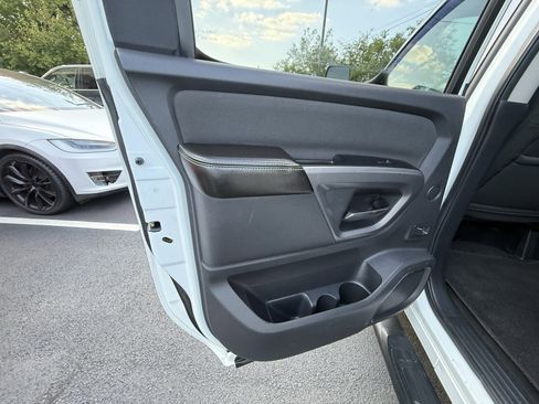 Used 2015 Nissan Titan PRO-4X image 15