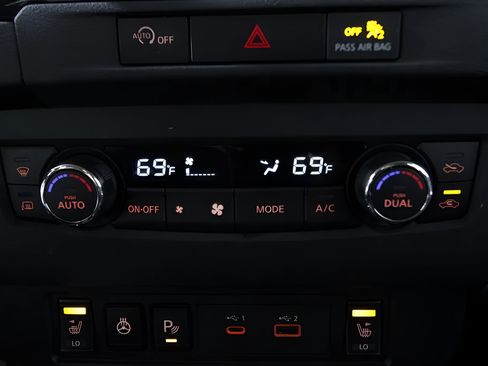 Used 2024 Nissan Frontier SV w/ SV Convenience Package RWD image 18