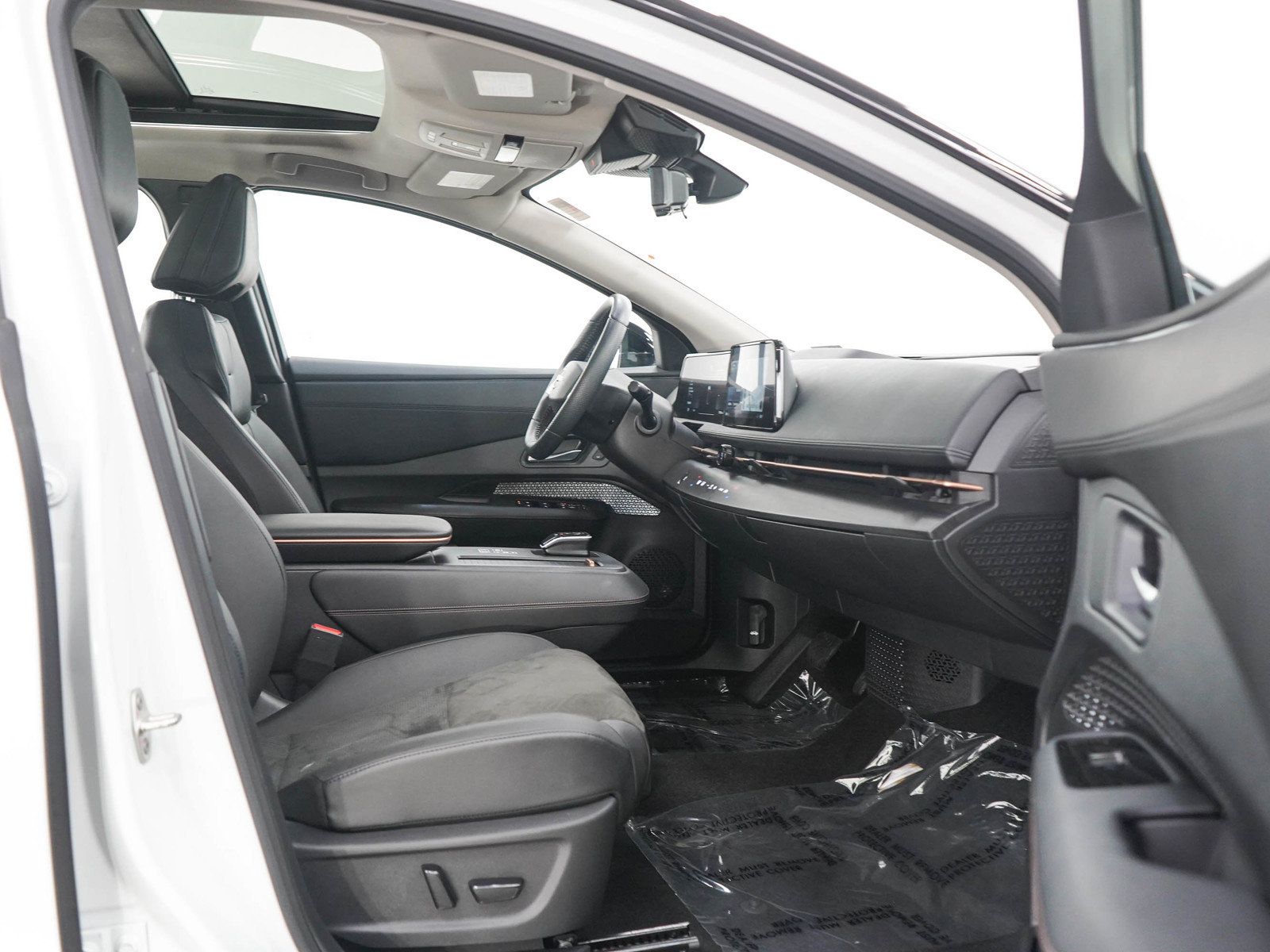 Used 2023 Nissan Ariya AWD image 12