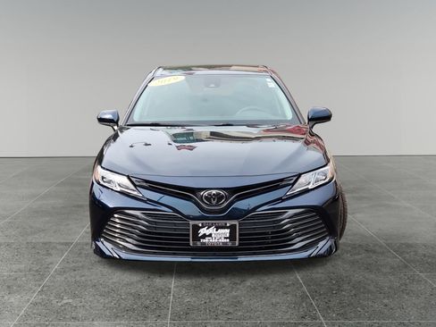 Used 2019 Toyota Camry LE image 2
