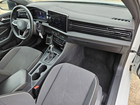 Used 2025 Volkswagen Jetta Sport FWD image 31