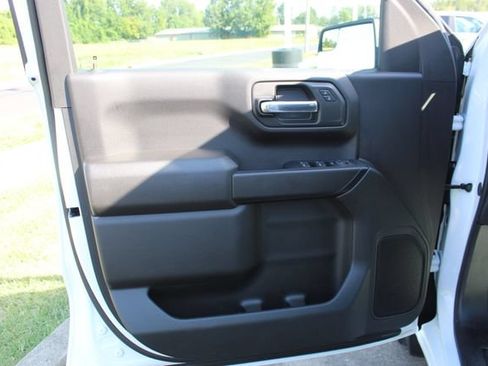 Used 2024 GMC Sierra 1500 Pro w/ Pro Value Package AWD/4WD image 9