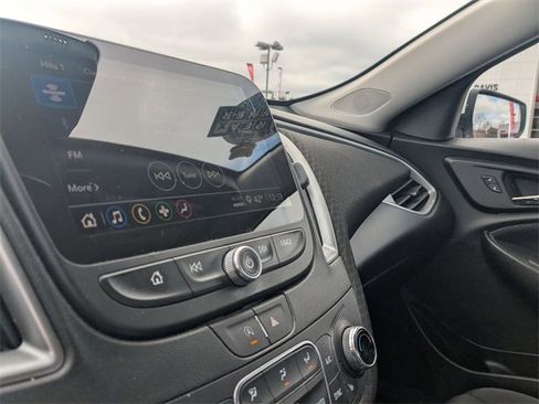 Used 2024 Chevrolet Malibu LT image 22