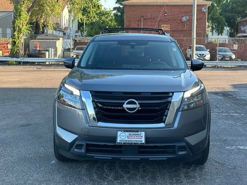 Used 2023 Nissan Pathfinder SV w/ SV Premium Package AWD/4WD image 2