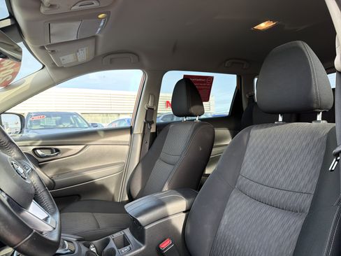 Certified 2019 Nissan Rogue SV image 26