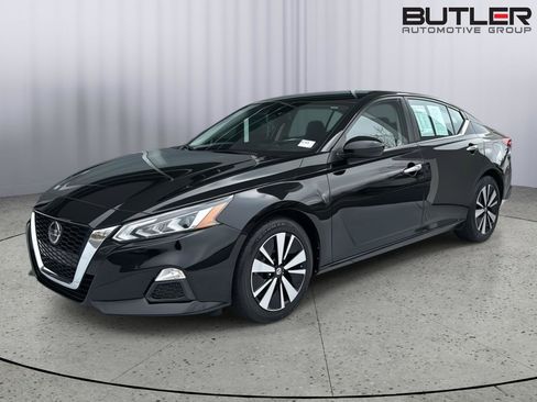 Used 2022 Nissan Altima 2.5 SV image 1