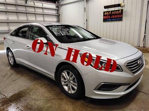 Used 2016 Hyundai Sonata SE FWD image 1